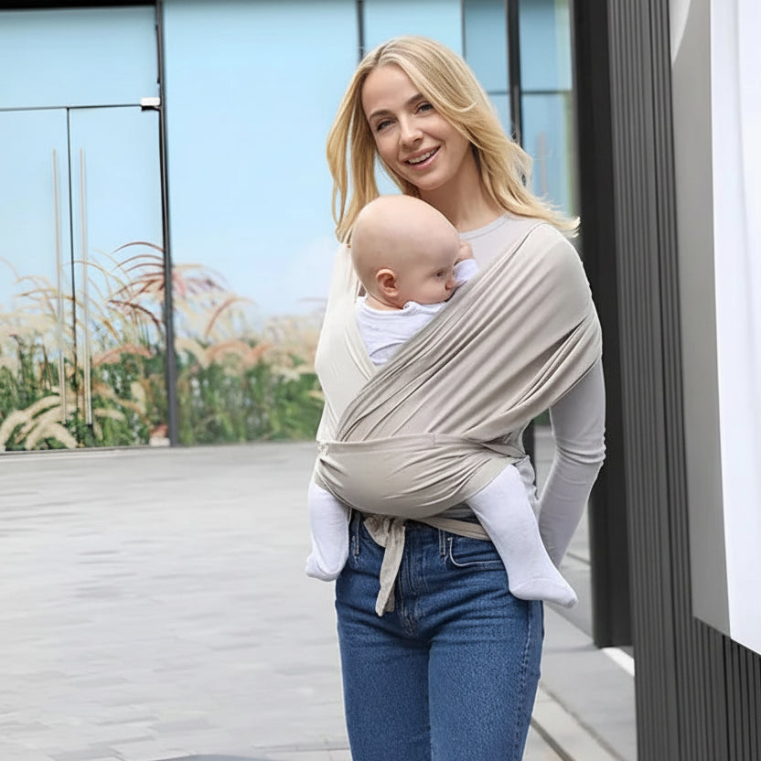 Echarpe porte bebe beige bebe confortable blotti contre sa maman