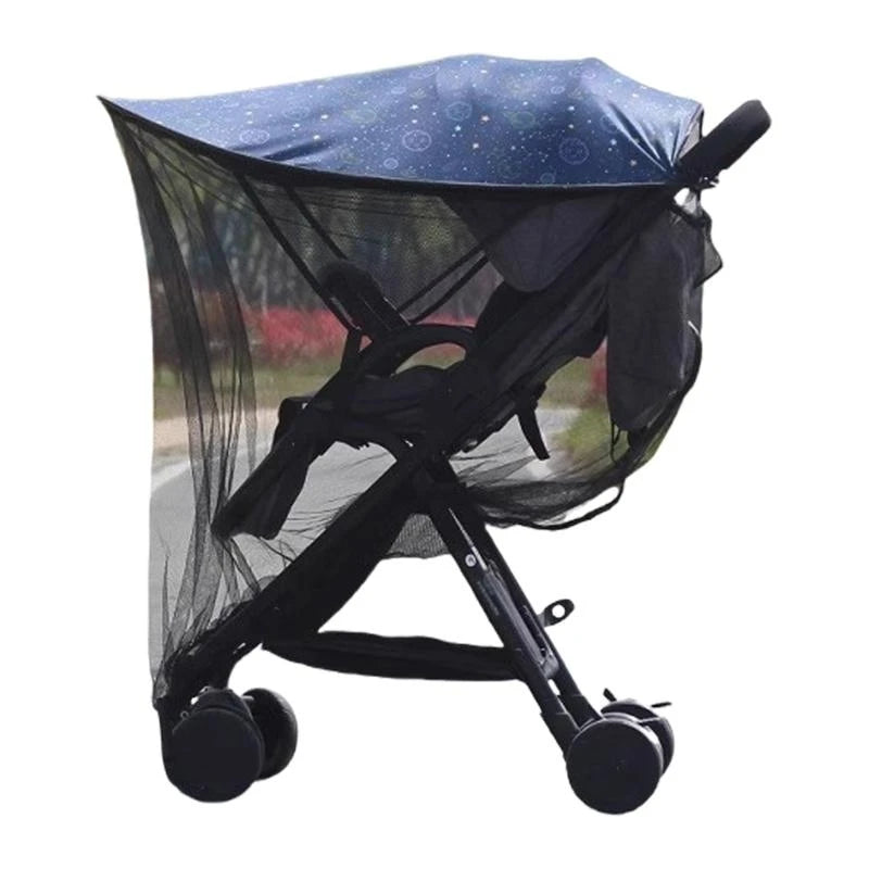 Pare  soleil pour poussette univers avec filet installé sur une poussette 