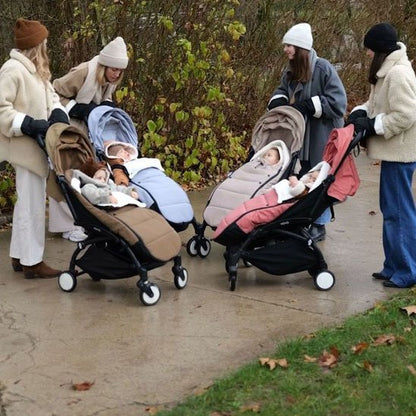Chanceliere poussette gris, rose , caramel, bleu ciel les parents réunis avec leurs enfants