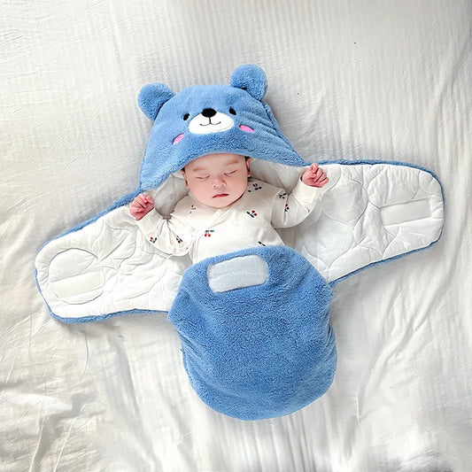 nid d'ange bébé bleu, bebe couché dans le lit